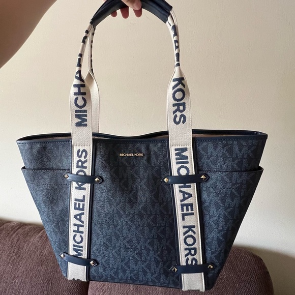 MICHAEL KORS Maeve Gold-Tone Hardware Large Open Tote Bag NWT-Admiral/Pale Blue - Picture 2 of 10